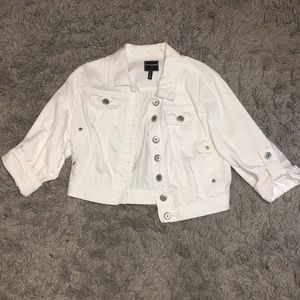 Short white jean jacket